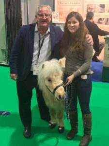 Teddy the Shetland and Greg Giles at BETA UK - Cavallo Hoof Boots Bling CLB ..