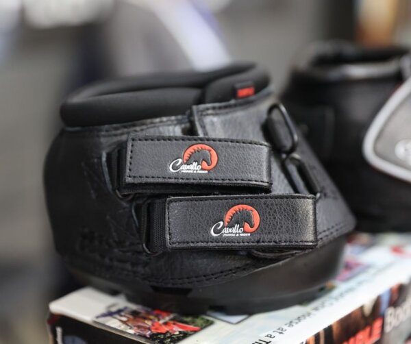 Black Cavallo Simple Hoof Boots with box