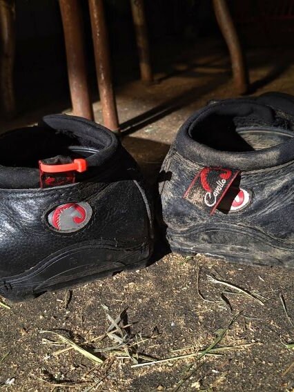 How to mark hoof boots for left and right use 